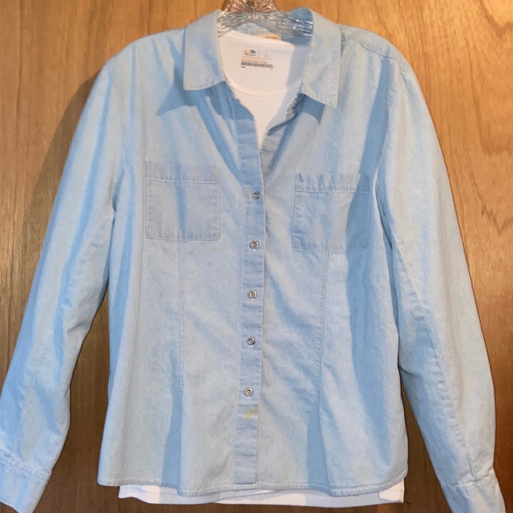 Sporty denim shirt
